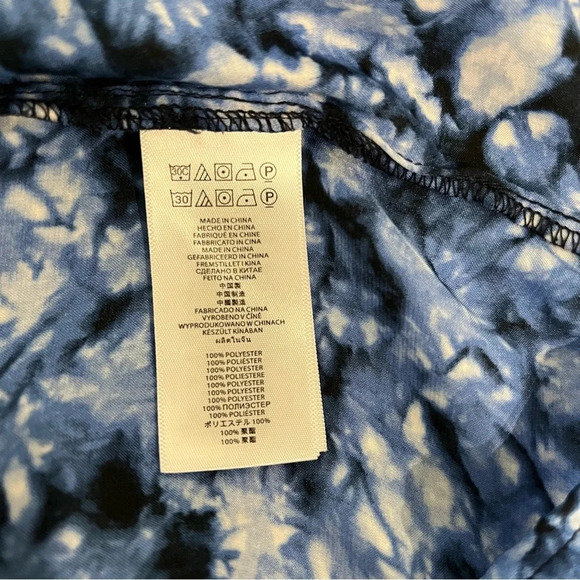 Michael Kors Zip Front Blue & White Tie Dye Roll Tab Sleeve Blouse Size Small - Picture 9 of 10
